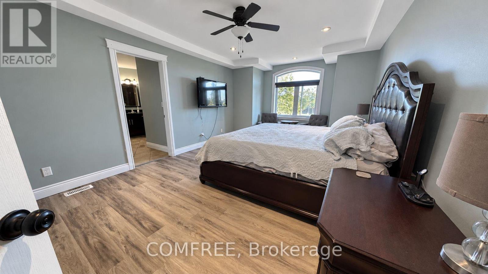 8 Marshwoods Boulevard — photo 16