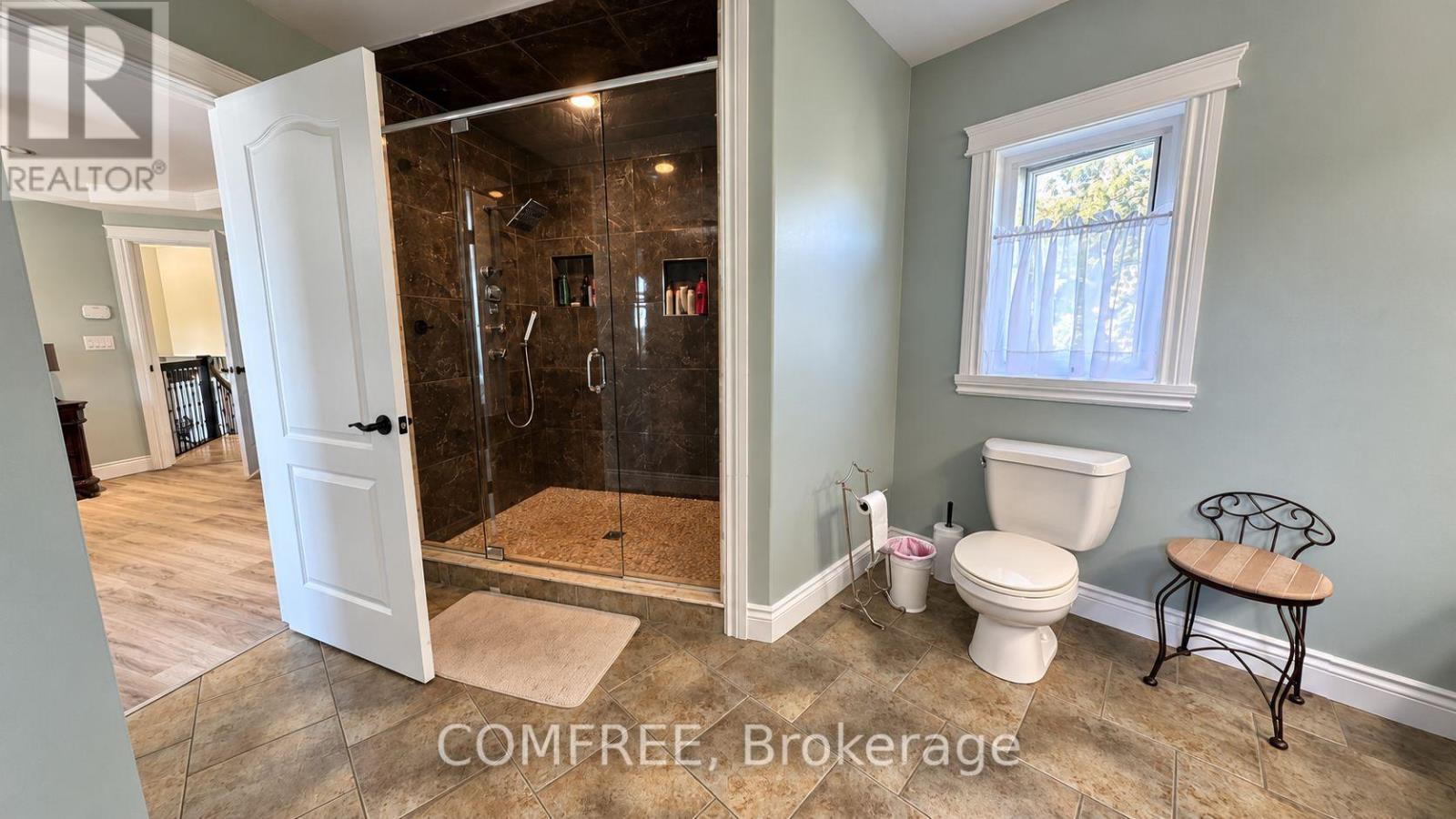 8 Marshwoods Boulevard — photo 20