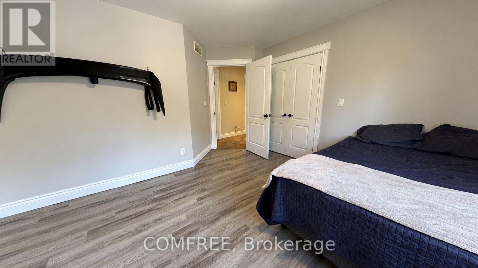 8 Marshwoods Boulevard — photo 25