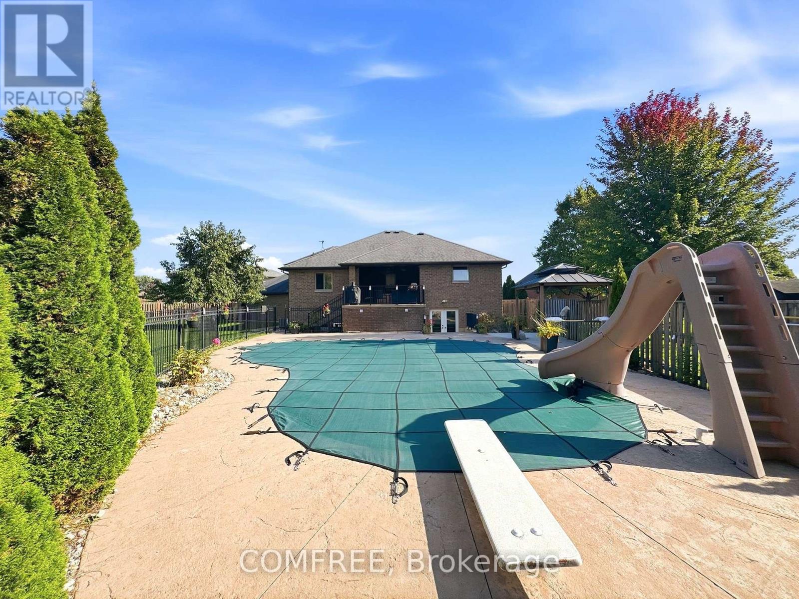 8 Marshwoods Boulevard — photo 40