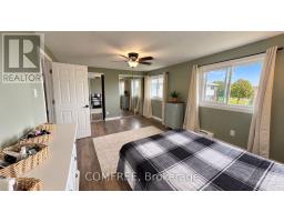 8 Marshwoods Boulevard, Kingsville, ON N9Y0A5 Photo 14