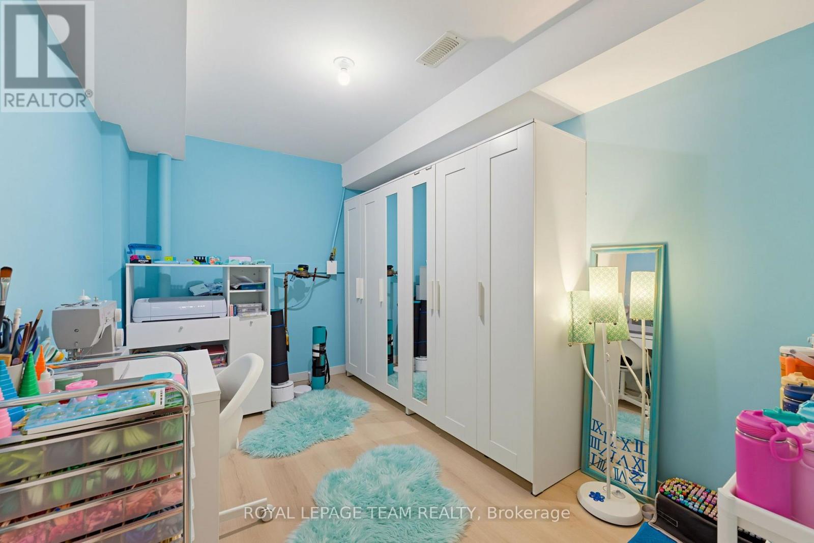854 Solarium Avenue — photo 32