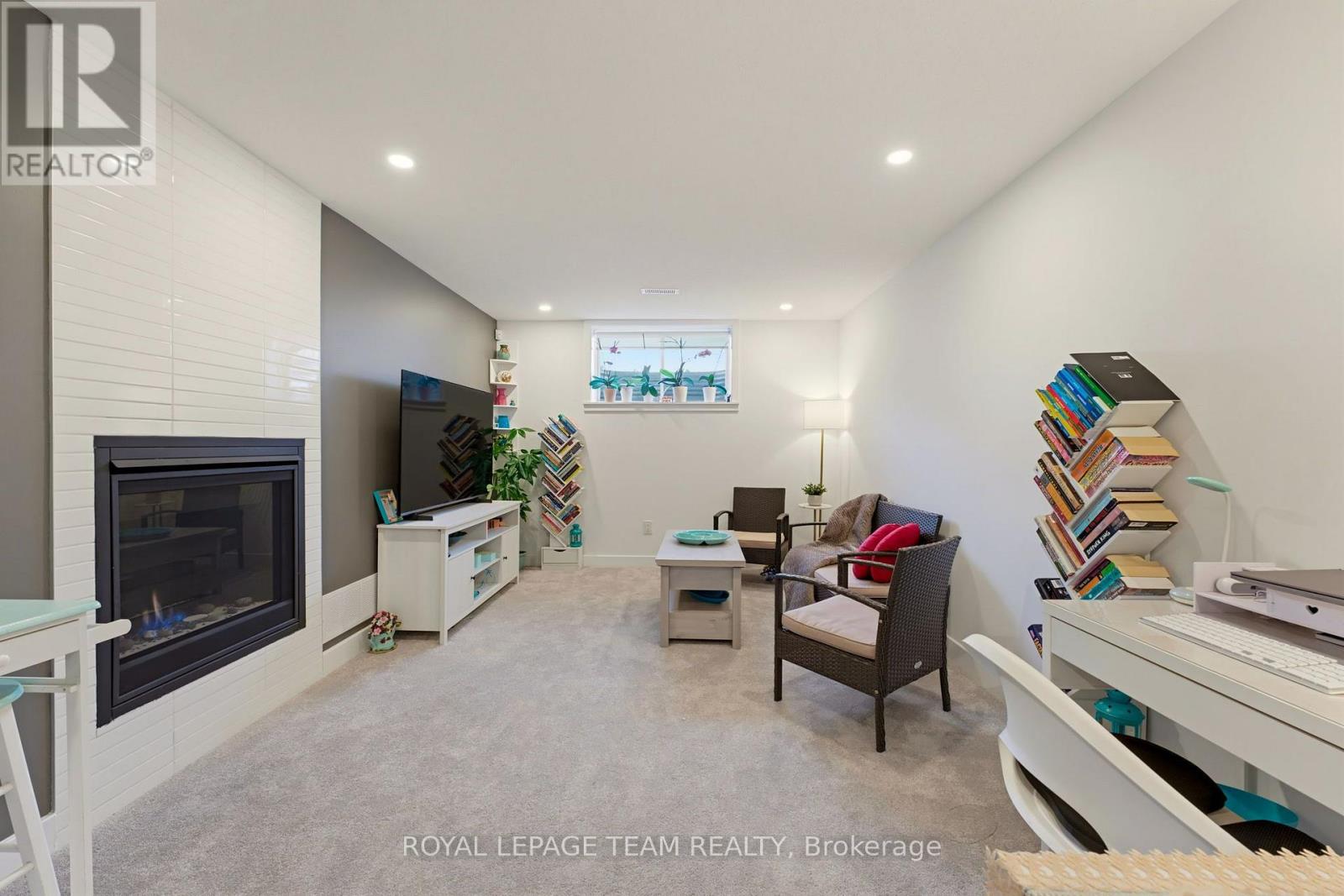 854 Solarium Avenue — photo 34