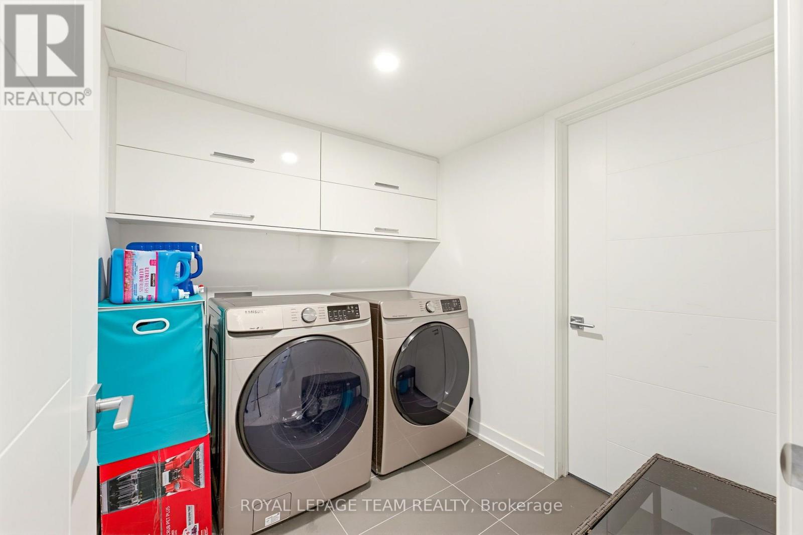 854 Solarium Avenue — photo 35