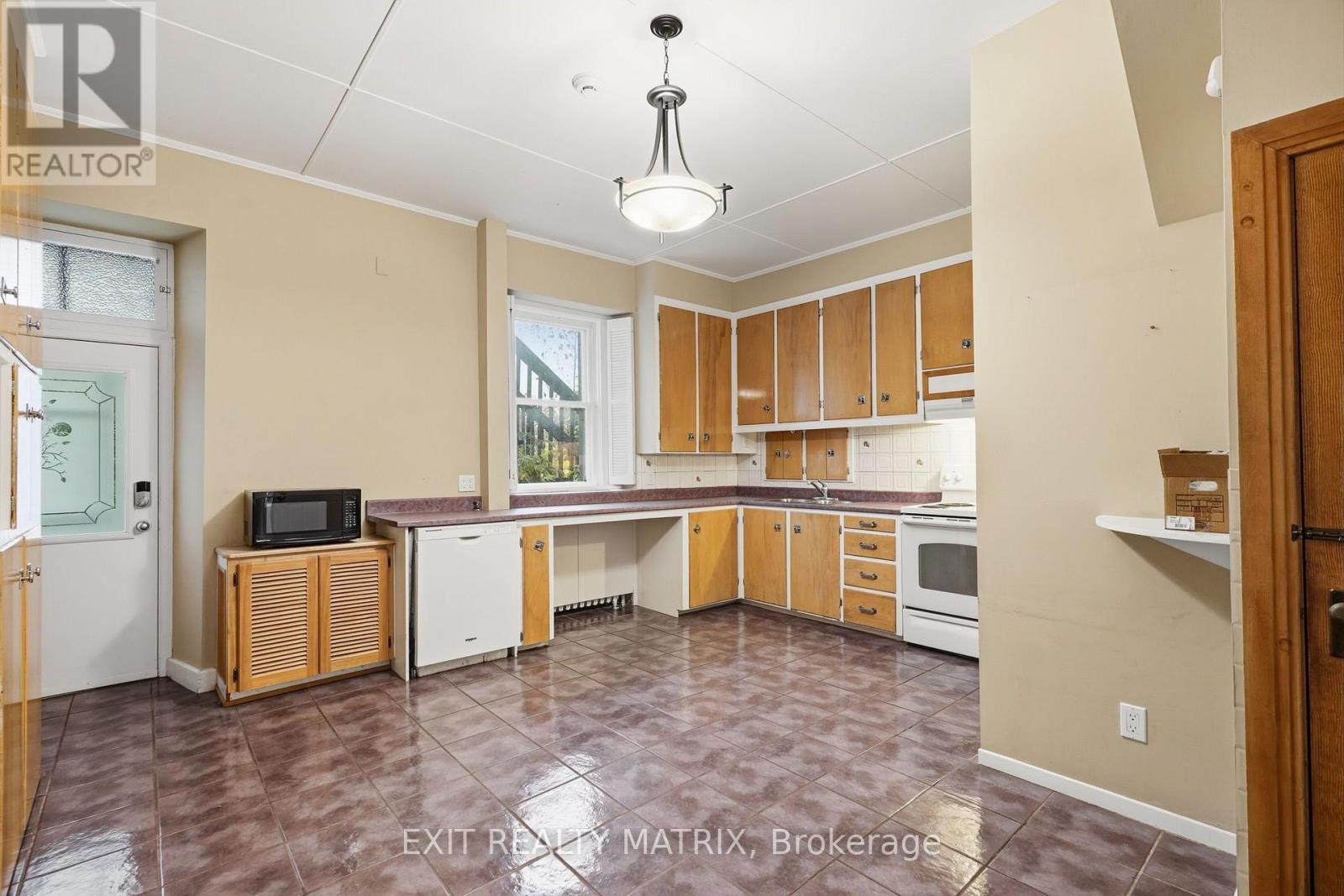 425 Water Street East — photo 10