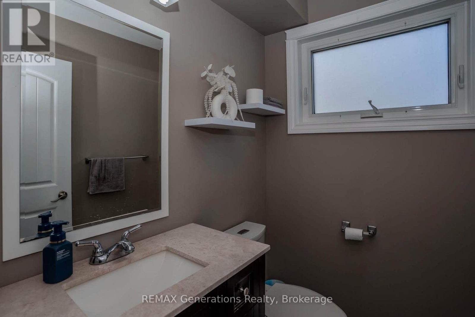 475 Hazelwood Drive — photo 12