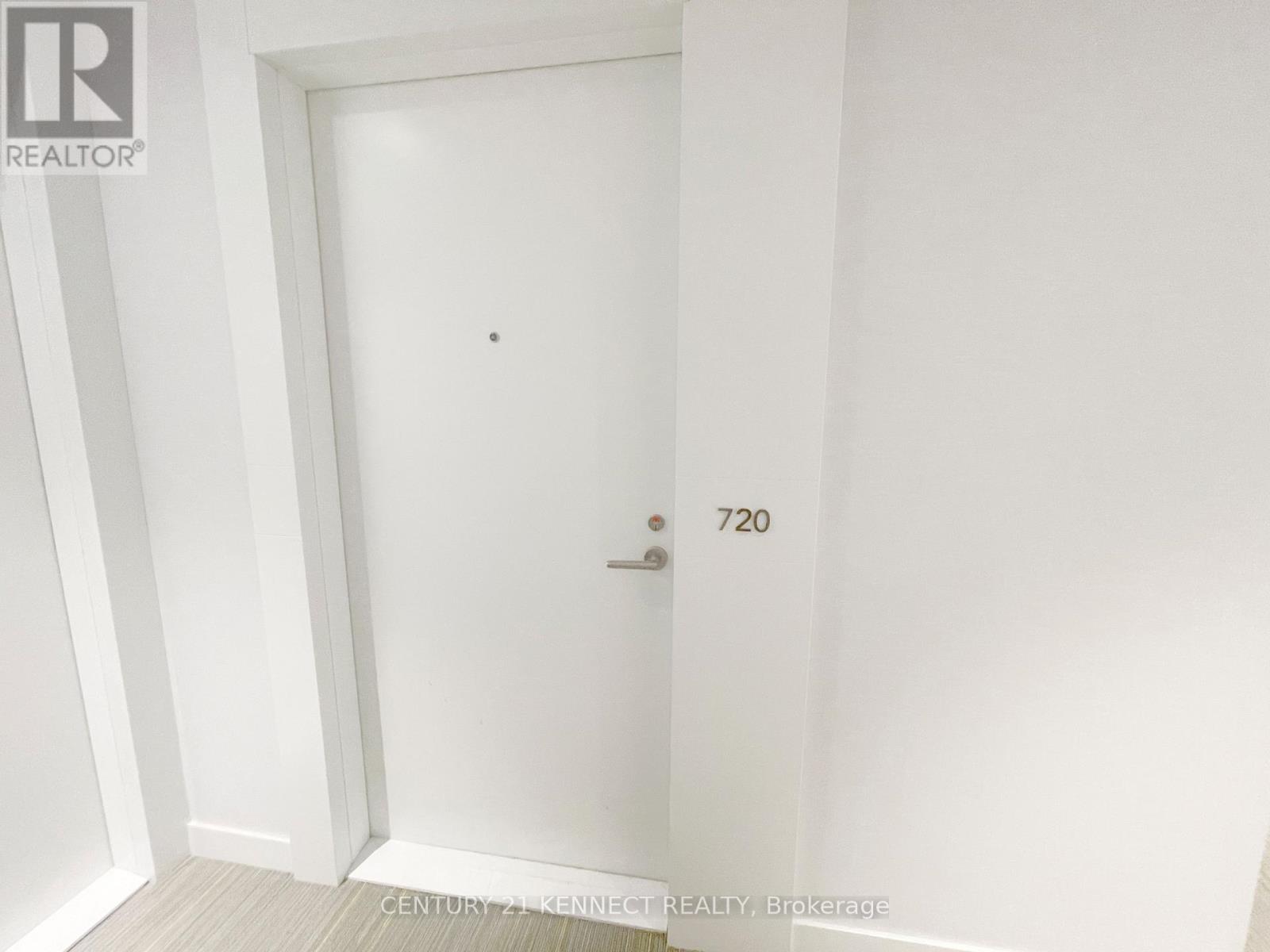 238 Simcoe Street — photo 15