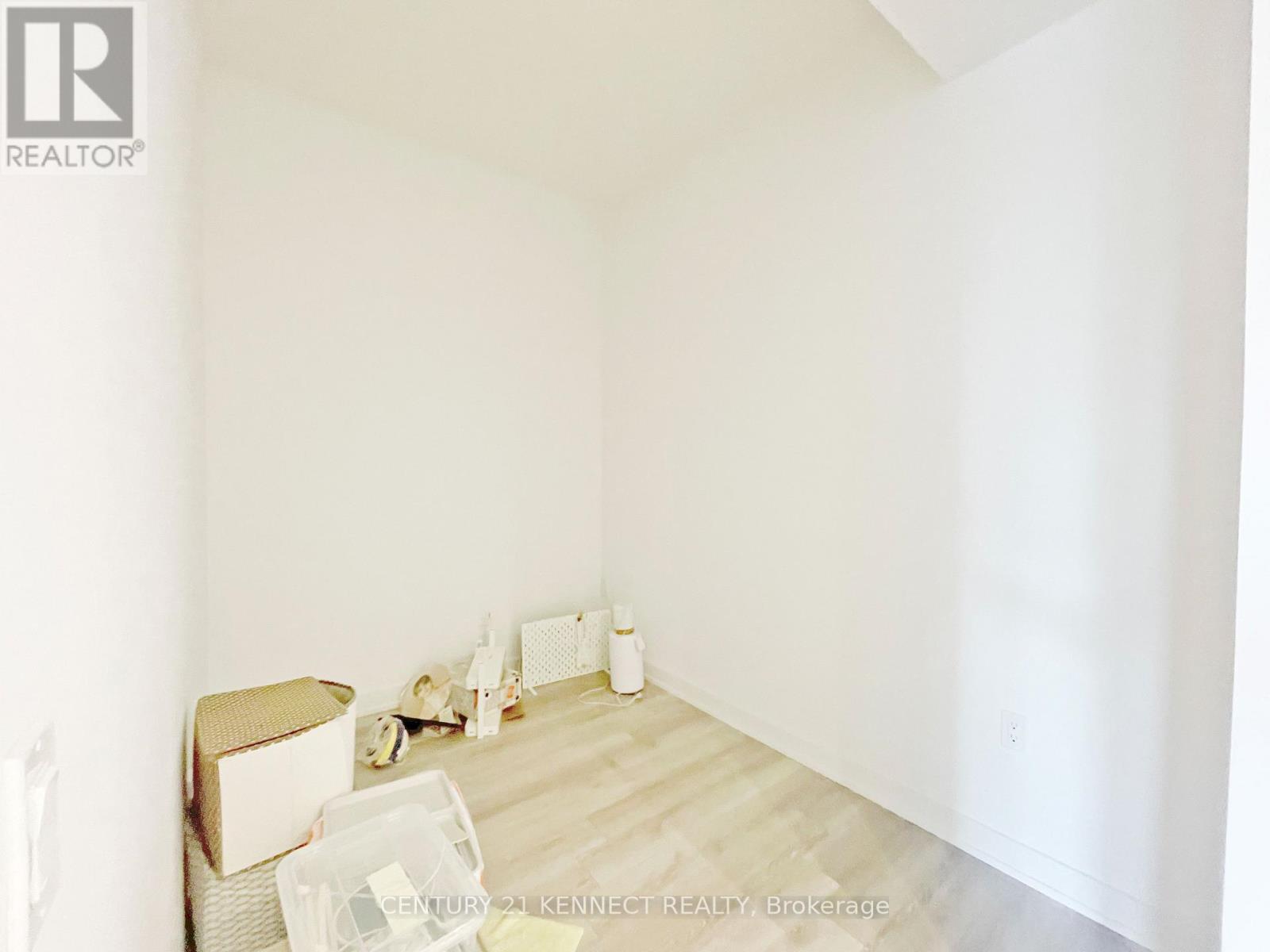 238 Simcoe Street — photo 21