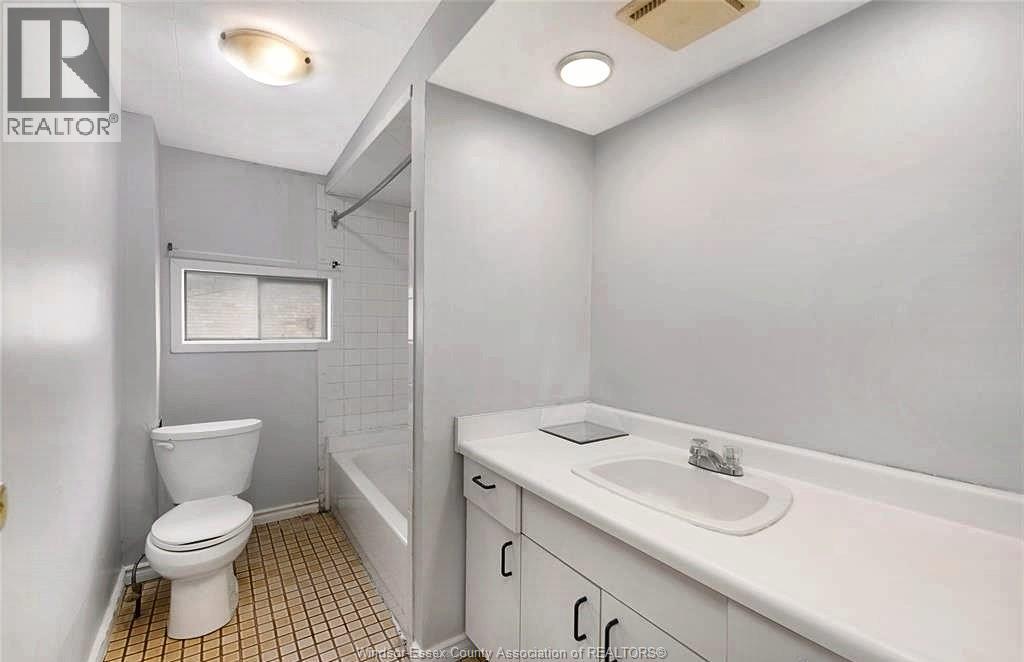 736 University East — photo 13
