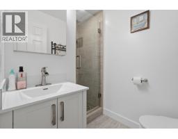 2587 Burian Drive, Coquitlam, BC V3K5W8 Photo 12