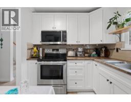 2587 Burian Drive, Coquitlam, BC V3K5W8 Photo 9