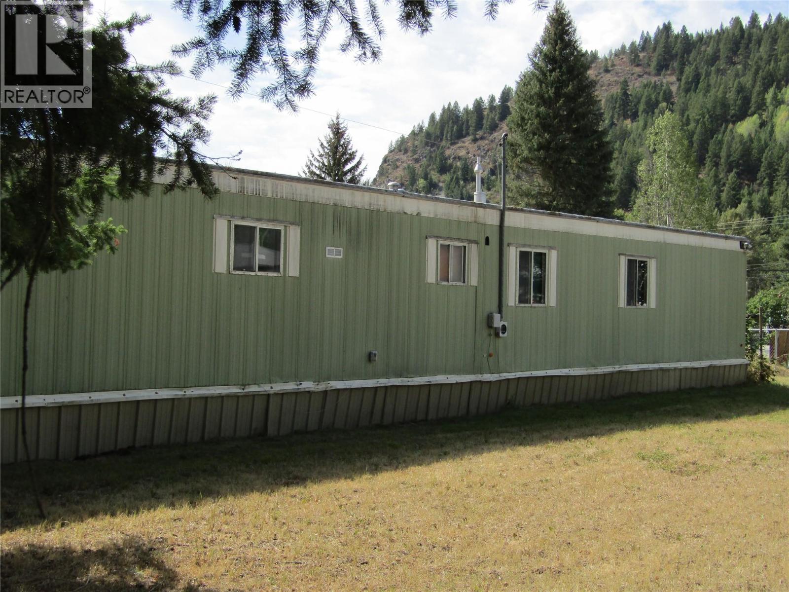 555 Kimberley N Avenue - 24
