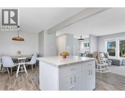 4pc Bathroom - 4534 46 Street, Sylvan Lake, AB T4S1L3 Photo 9