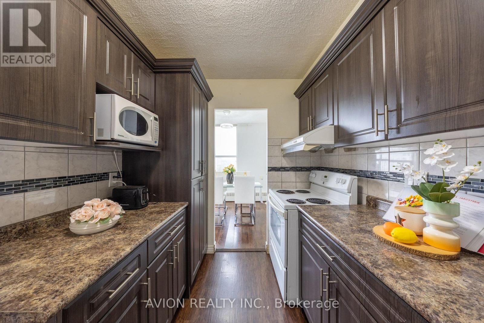1911- 5 Parkway Forest Drive, Toronto, ON photo 13