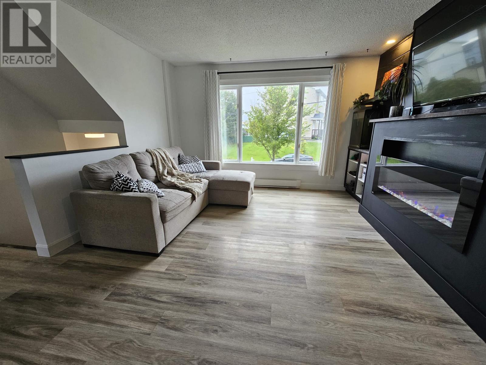 Property 7 of 50 of 114 Romkey Drive
