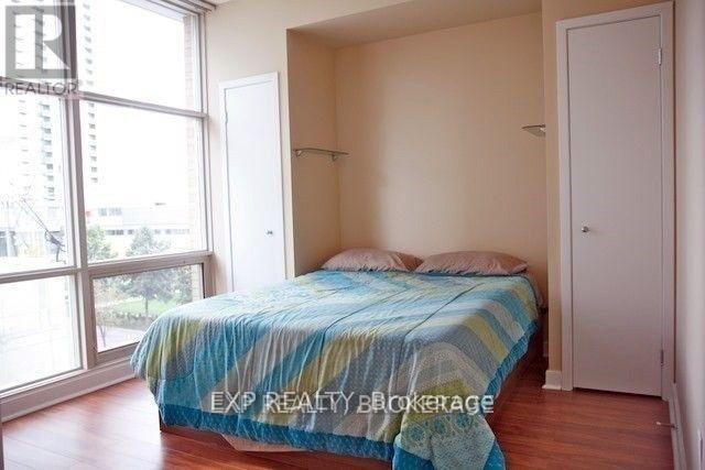 9 Spadina Avenue — photo 4
