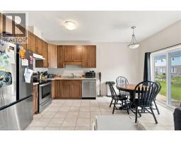 Kitchen - 125 Sunflower Place, Welland, ON L3C0H9 Photo 7