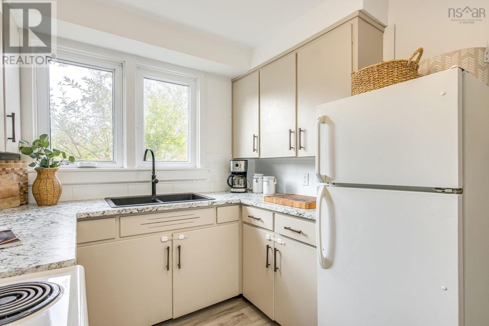1 Joffre Street - 16