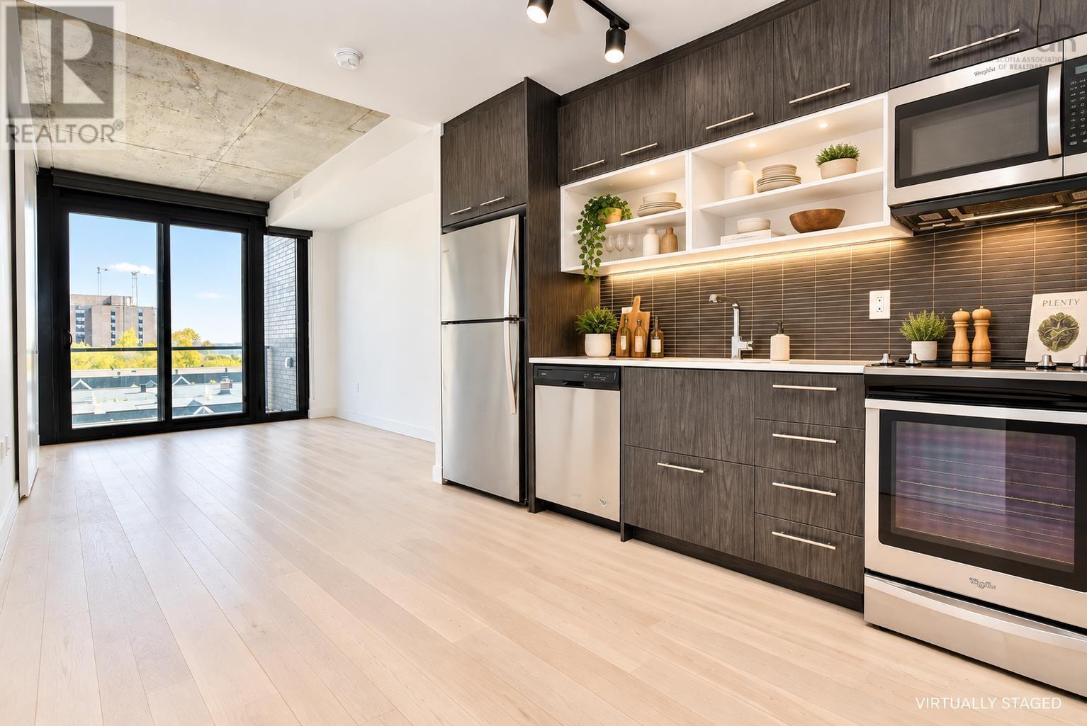 #710 1048 Wellington Street - 4