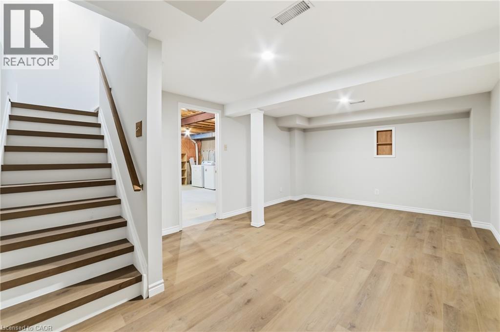 1475 Upper Gage Avenue — photo 28