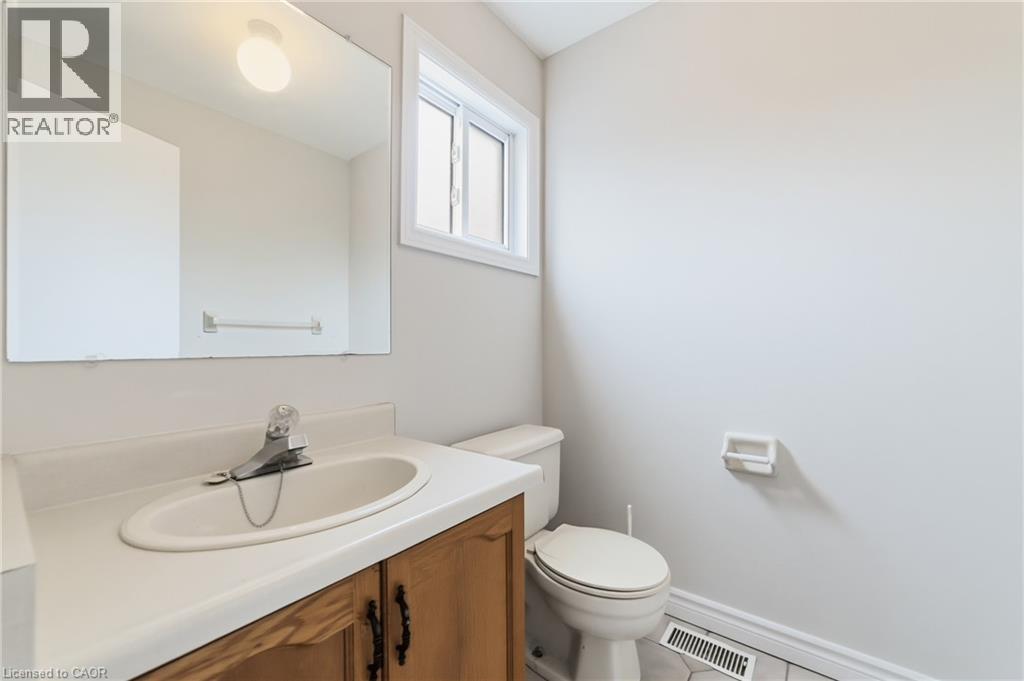 1475 Upper Gage Avenue — photo 21