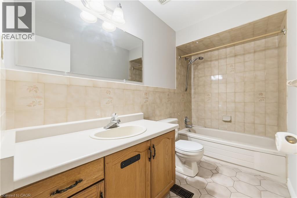 1475 Upper Gage Avenue — photo 22