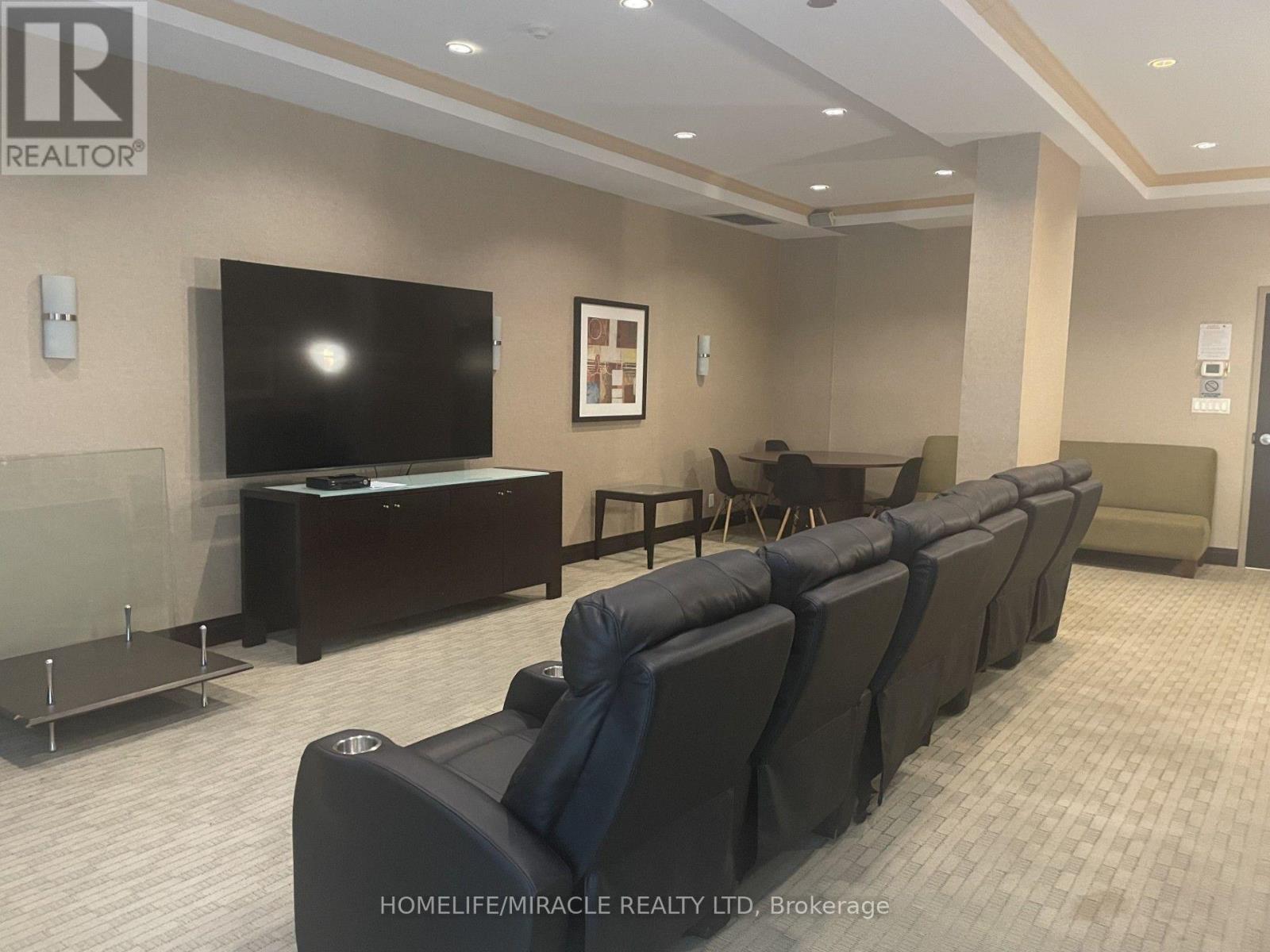 3504 Hurontario Street — photo 15