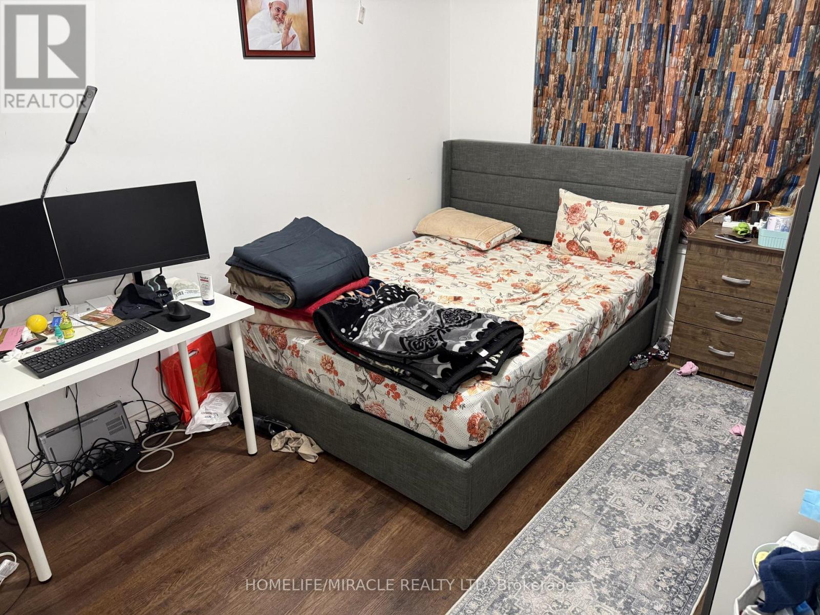 3504 Hurontario Street — photo 8
