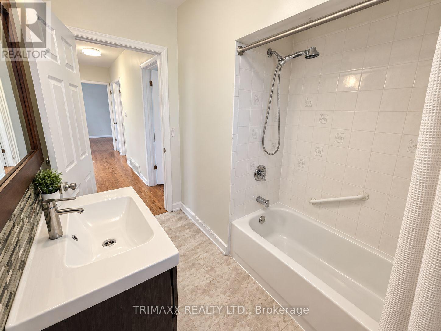 86 Charles Street, Halton Hills, ON photo 11