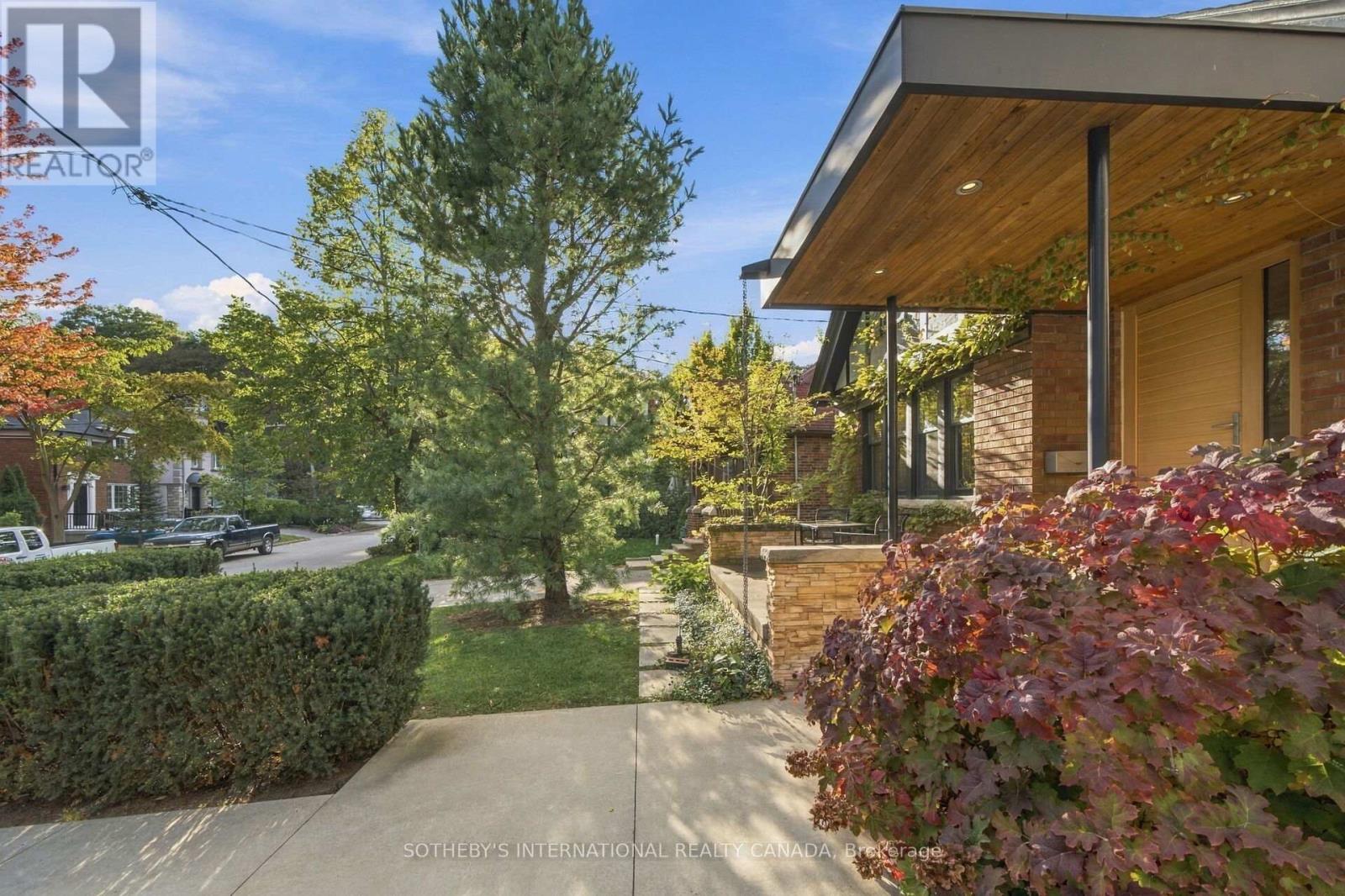 16 Sunnybrook Road, Toronto, ON photo 5