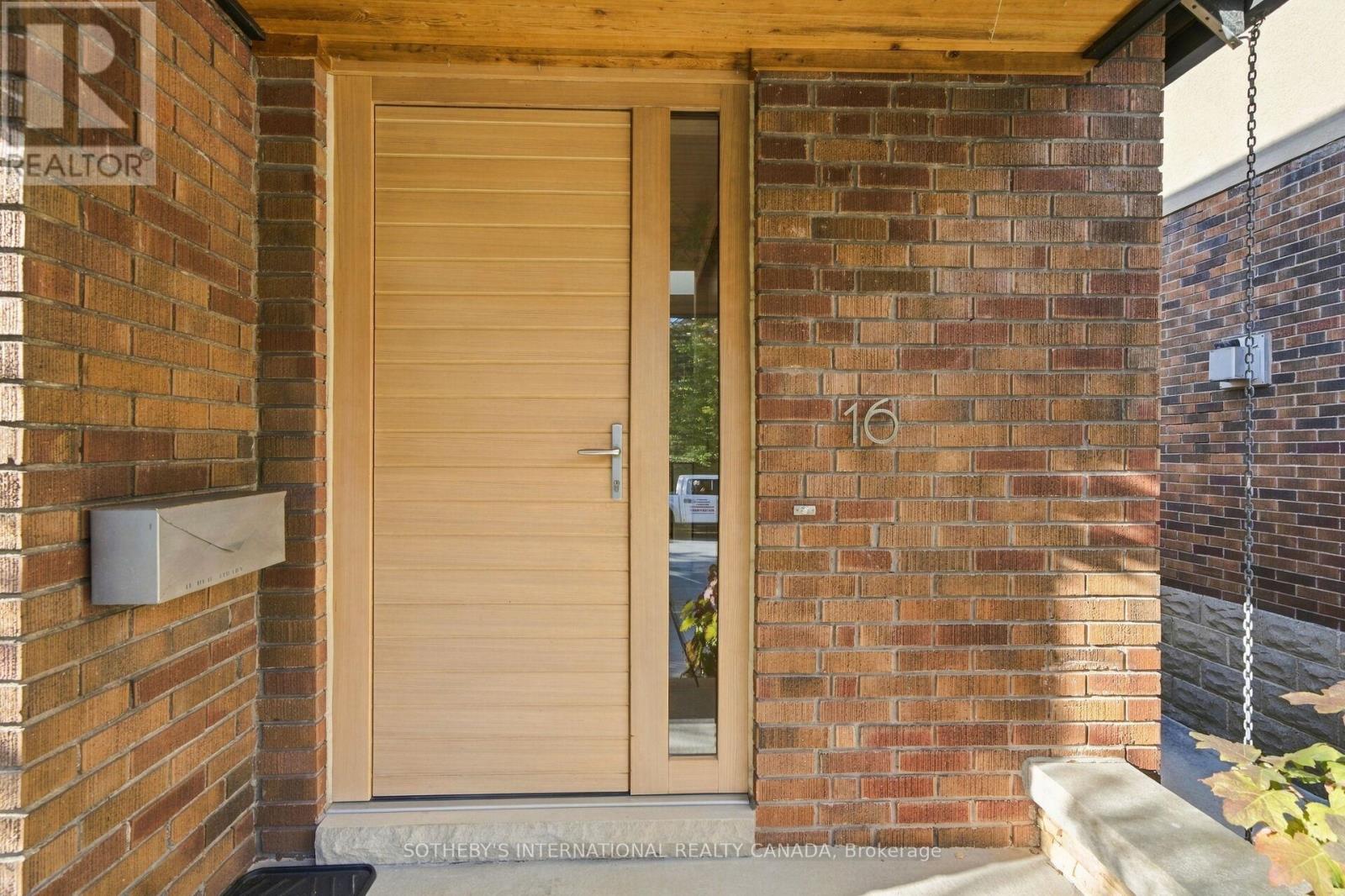16 Sunnybrook Road, Toronto, ON photo 6