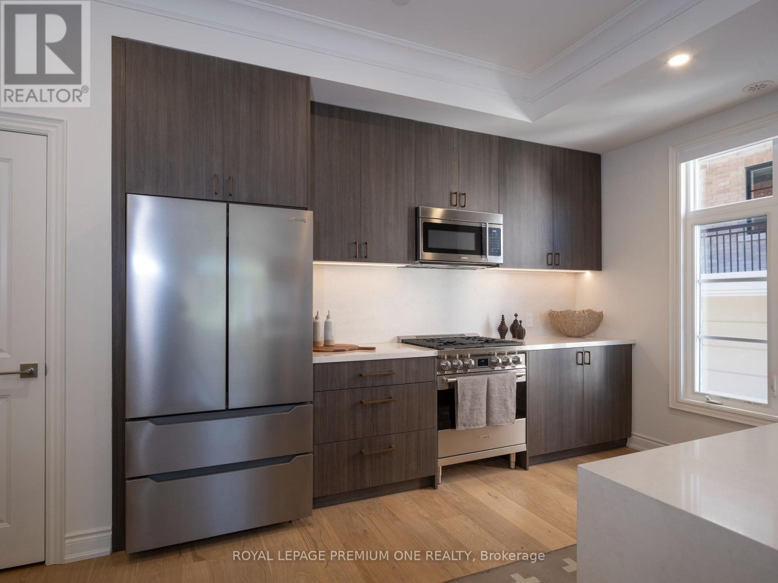 20 Earlington Avenue, Toronto, ON photo 16