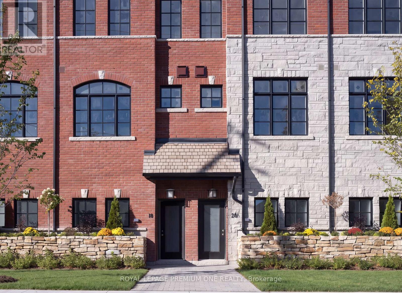 20 Earlington Avenue, Toronto, ON photo 2