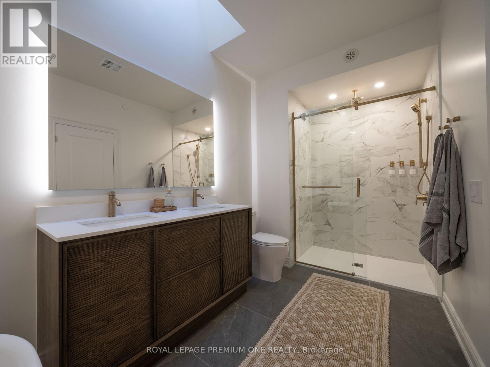 20 Earlington Avenue, Toronto, ON photo 32