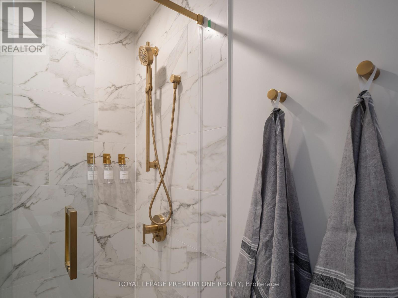20 Earlington Avenue, Toronto, ON photo 35