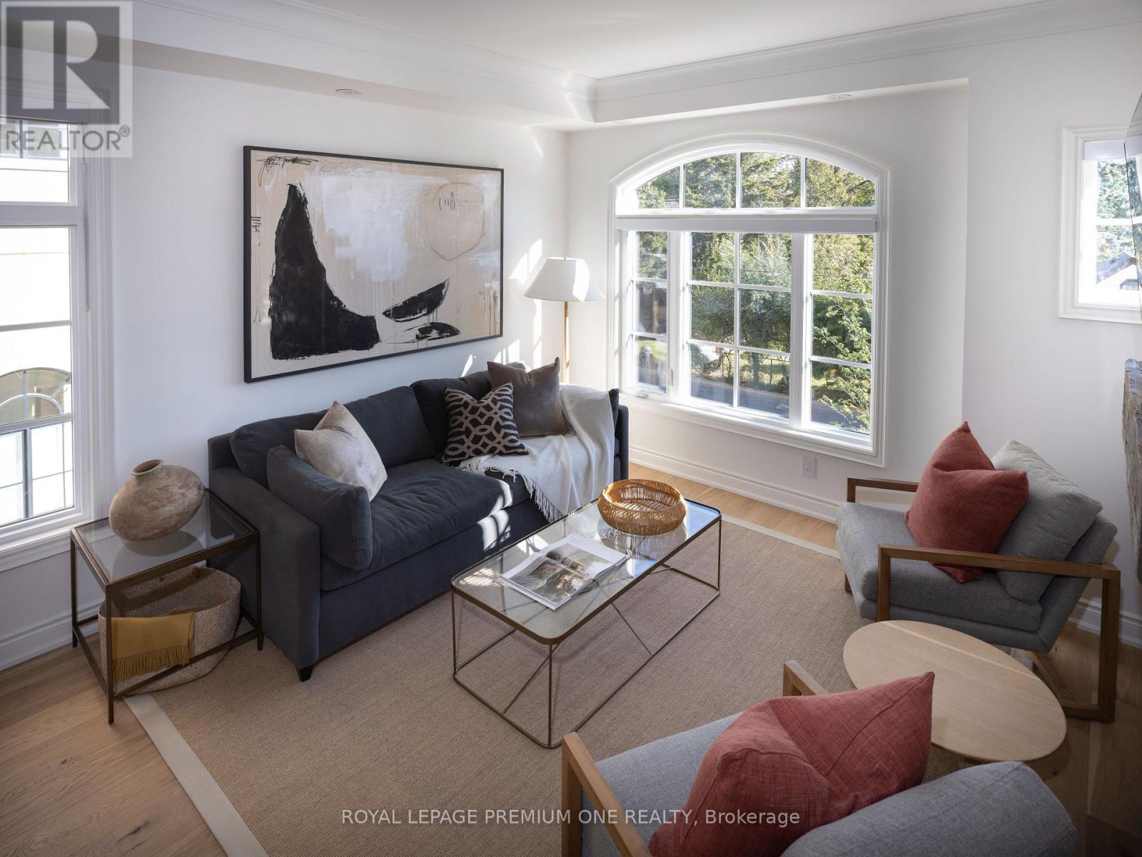 20 Earlington Avenue, Toronto, ON photo 9