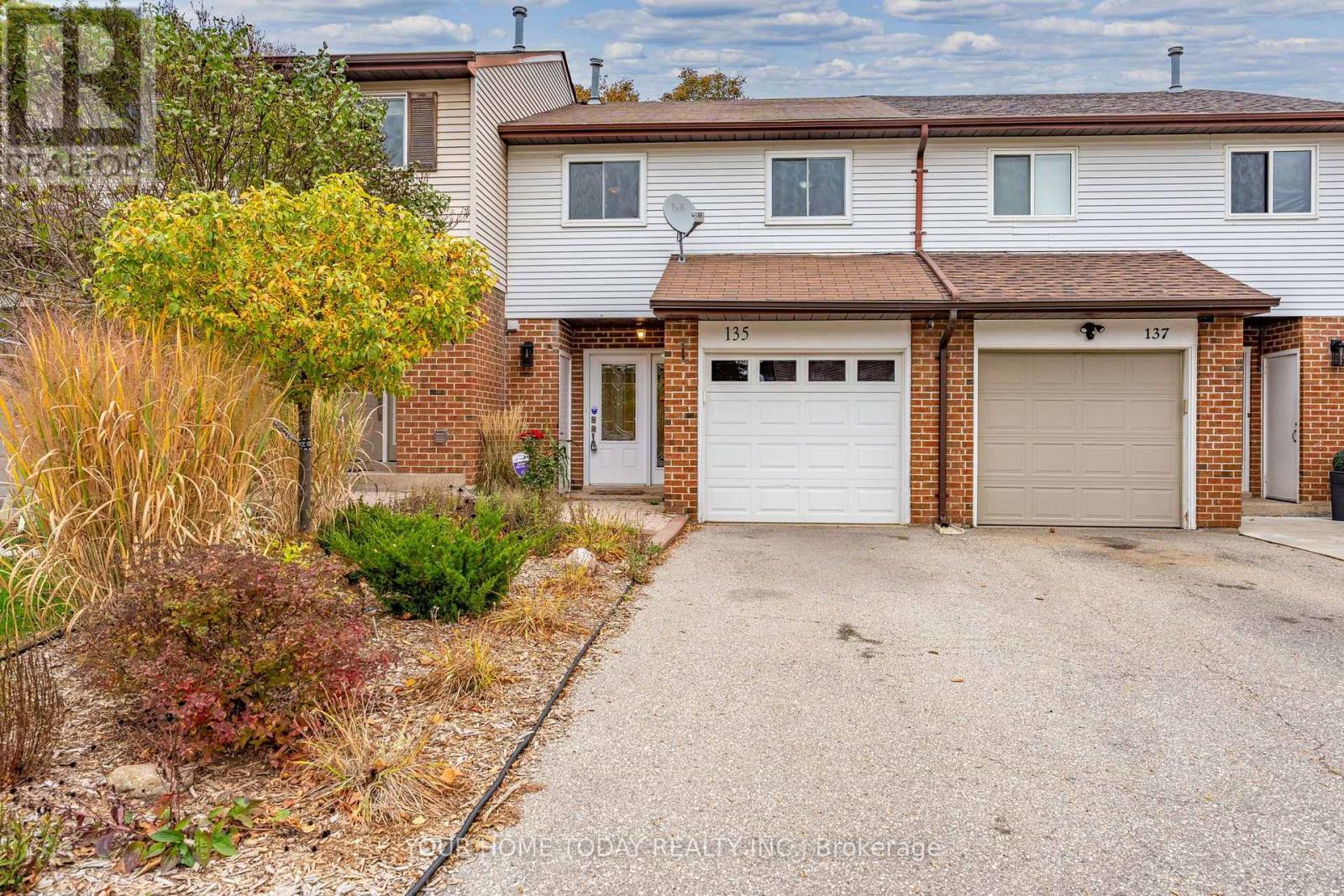135 John Street, Halton Hills, ON photo 2