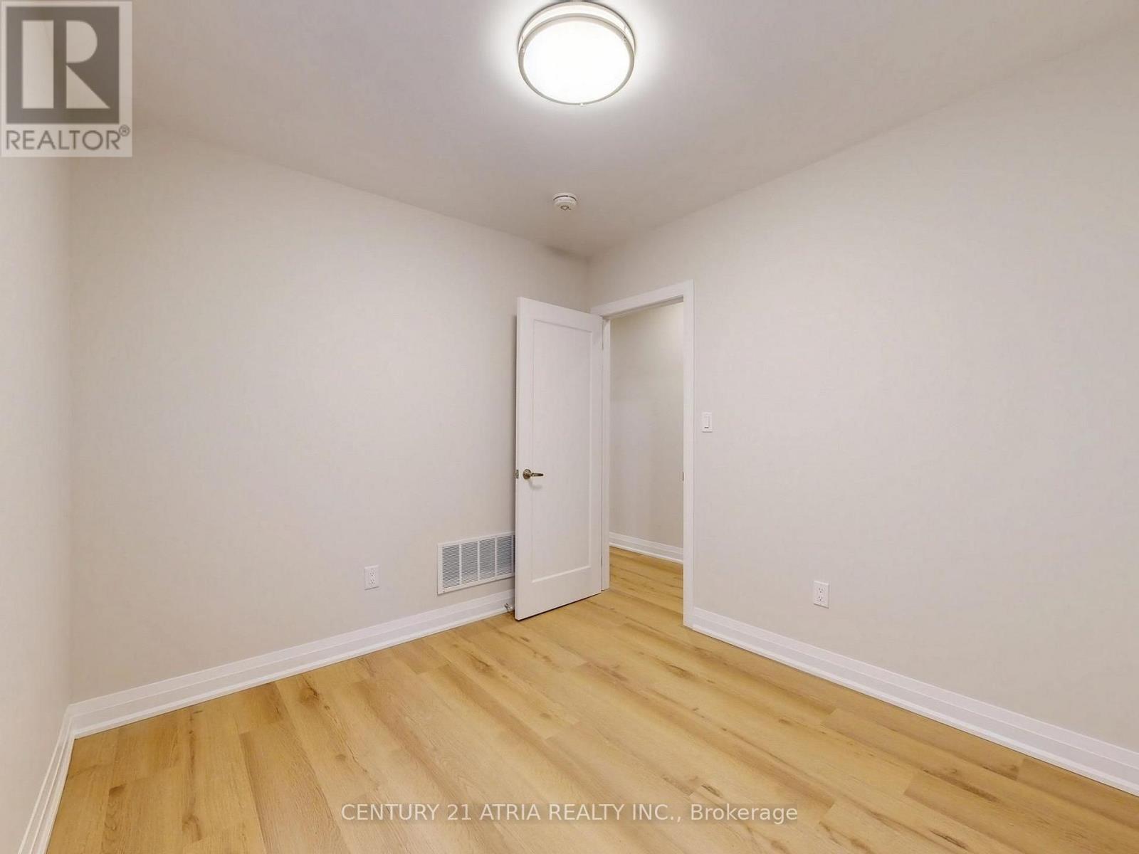 92 Lappin Avenue — photo 20