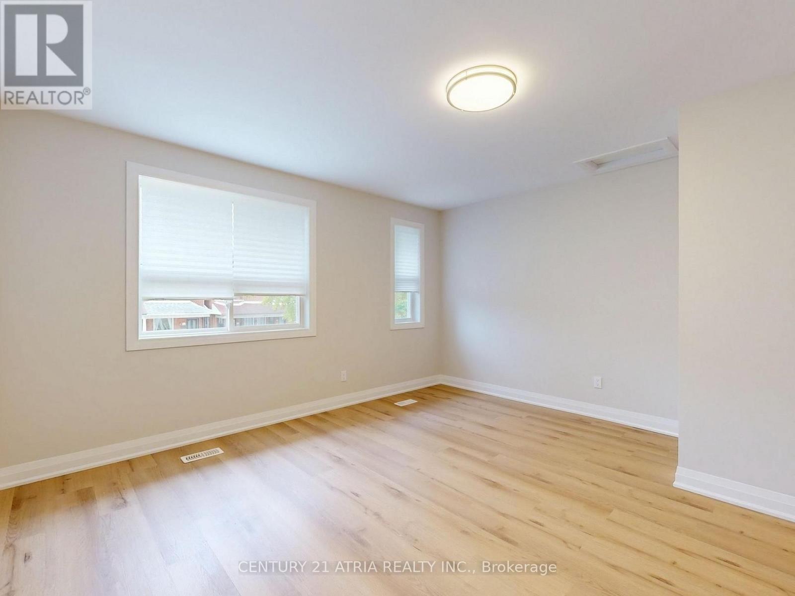 92 Lappin Avenue — photo 8