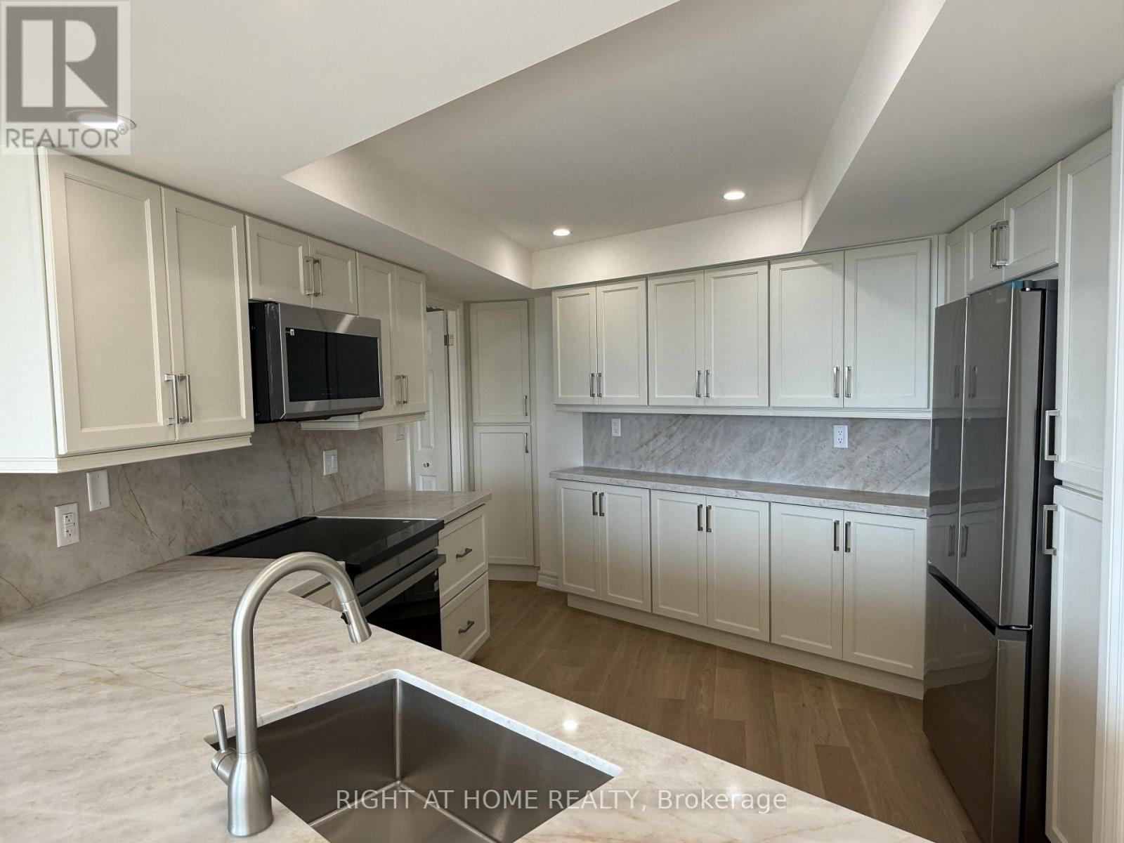 707- 2000 ISLINGTON Avenue, Toronto, ON photo 4