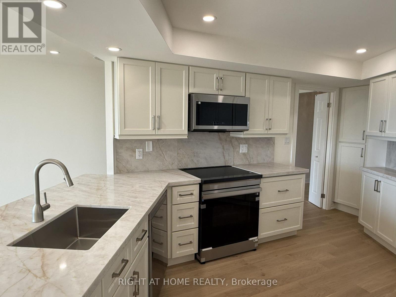 707- 2000 ISLINGTON Avenue, Toronto, ON photo 5