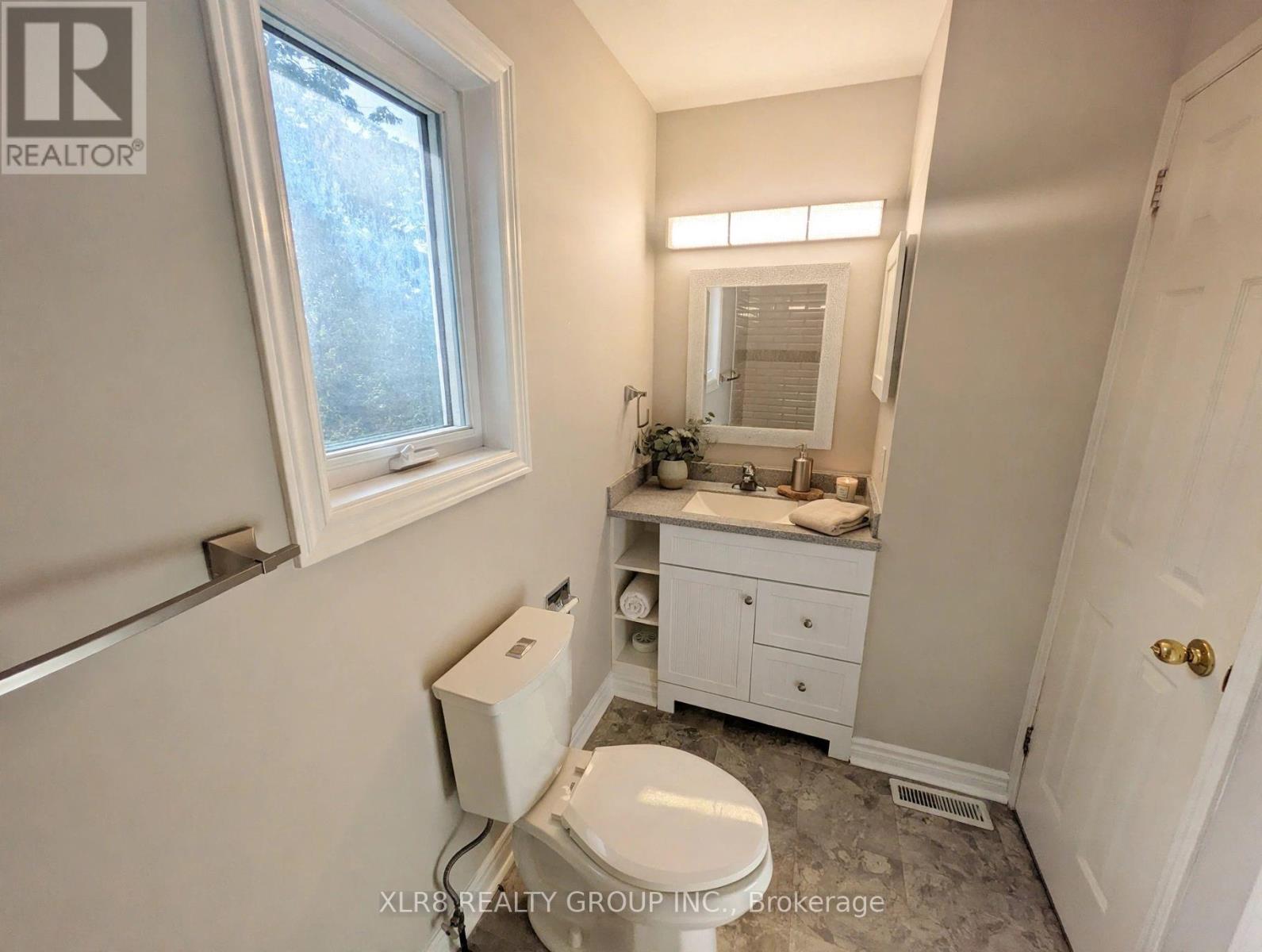 12 John Sidney Crescent — photo 17