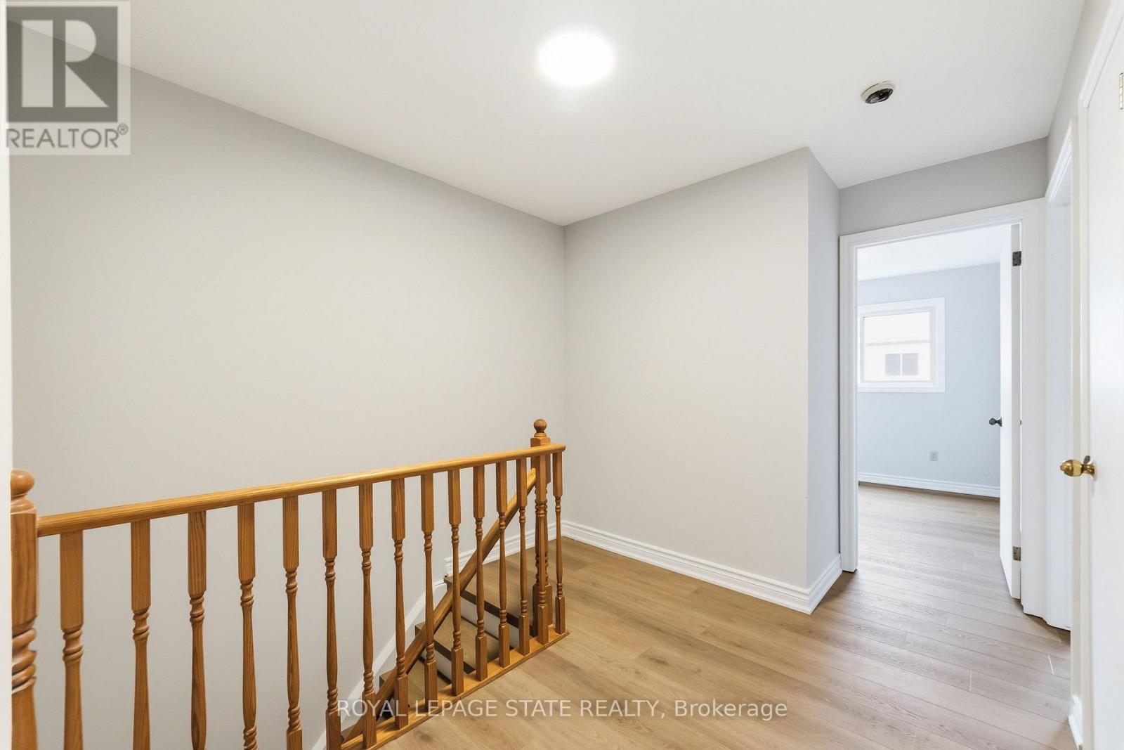 #5 1475 UPPER GAGE AVENUE - 23