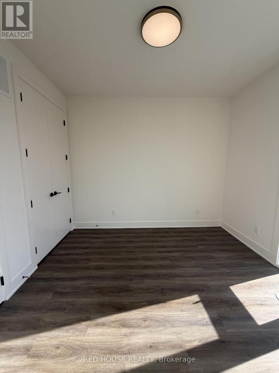 270 Ellis Avenue — photo 10