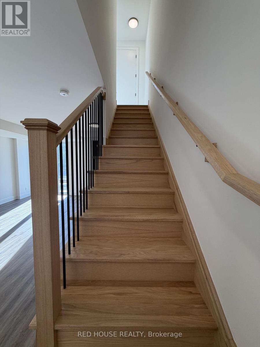 270 Ellis Avenue — photo 8
