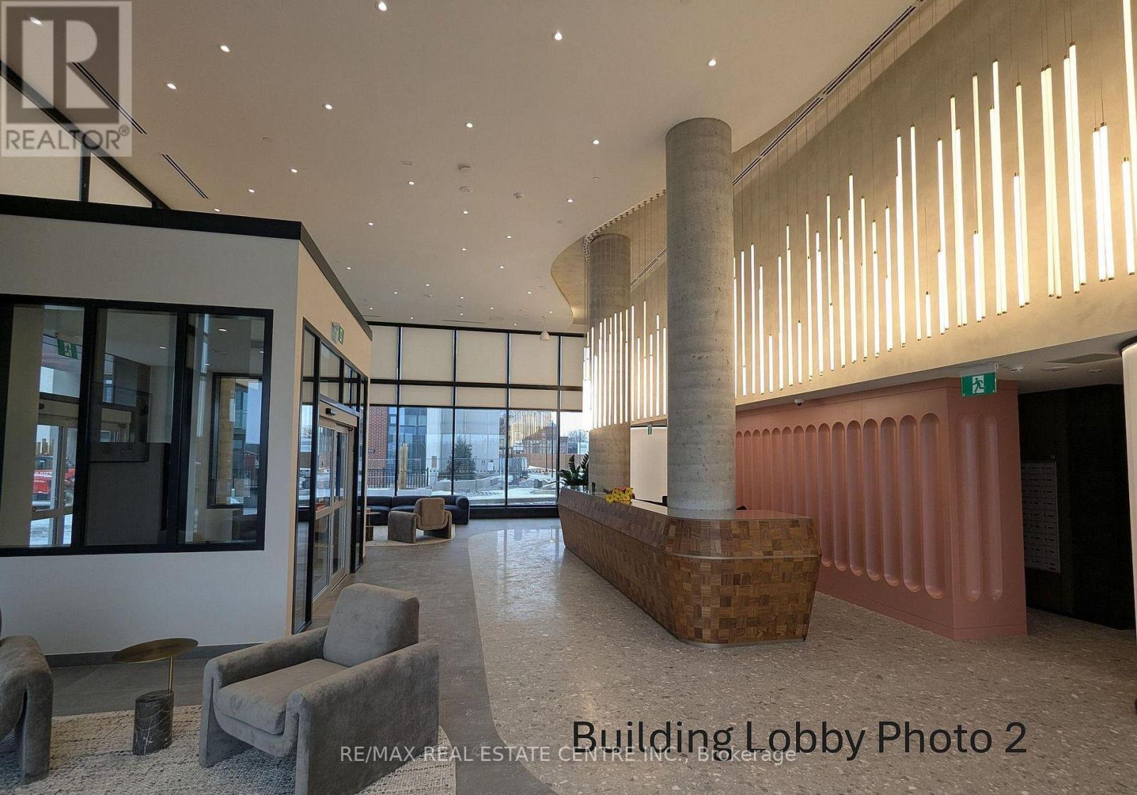 25 Wellington Street South — photo 5