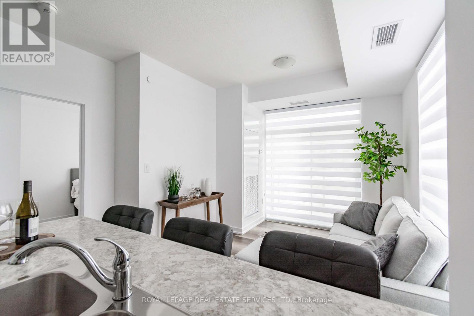 #225 450 DUNDAS STREET E - 12