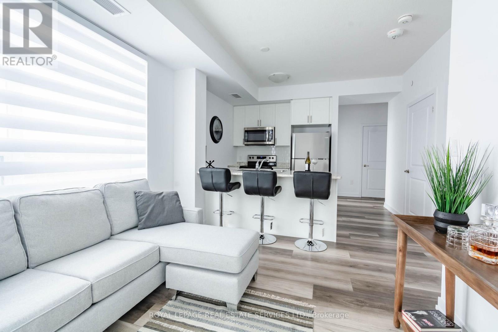 #225 450 DUNDAS STREET E - 16