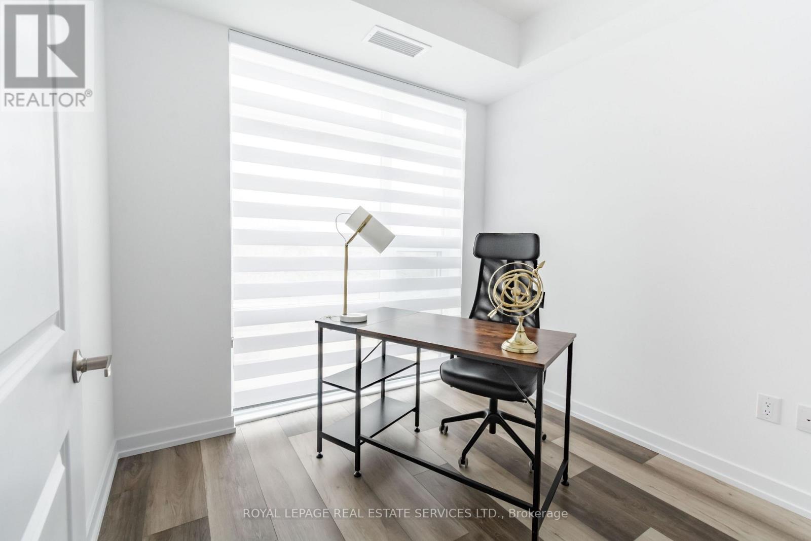 #225 450 DUNDAS STREET E - 6