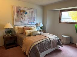 942 Summerside Avenue, Winnipeg, MB R3T3A9 Photo 11